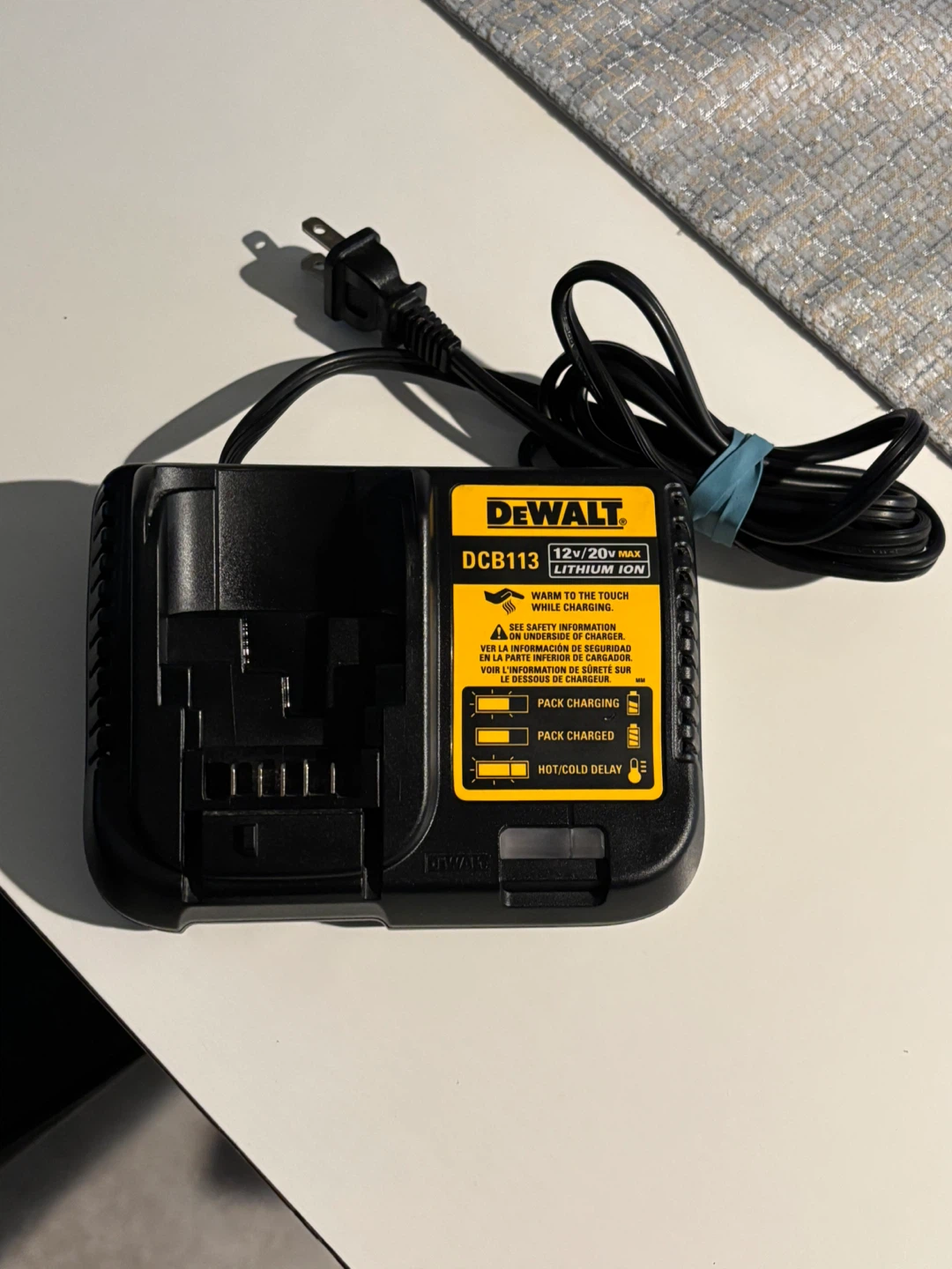 DeWalt DCB113 12V/20V MAX Lithium Ion Battery Charger