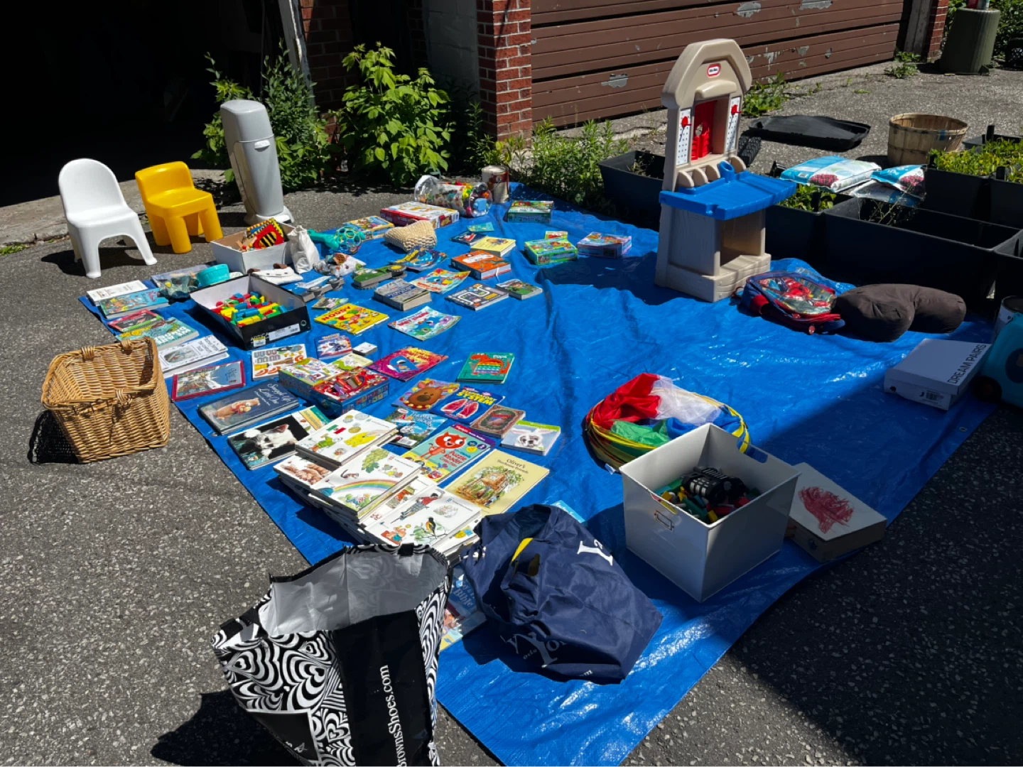 Kids Storage Unit with Space Theme