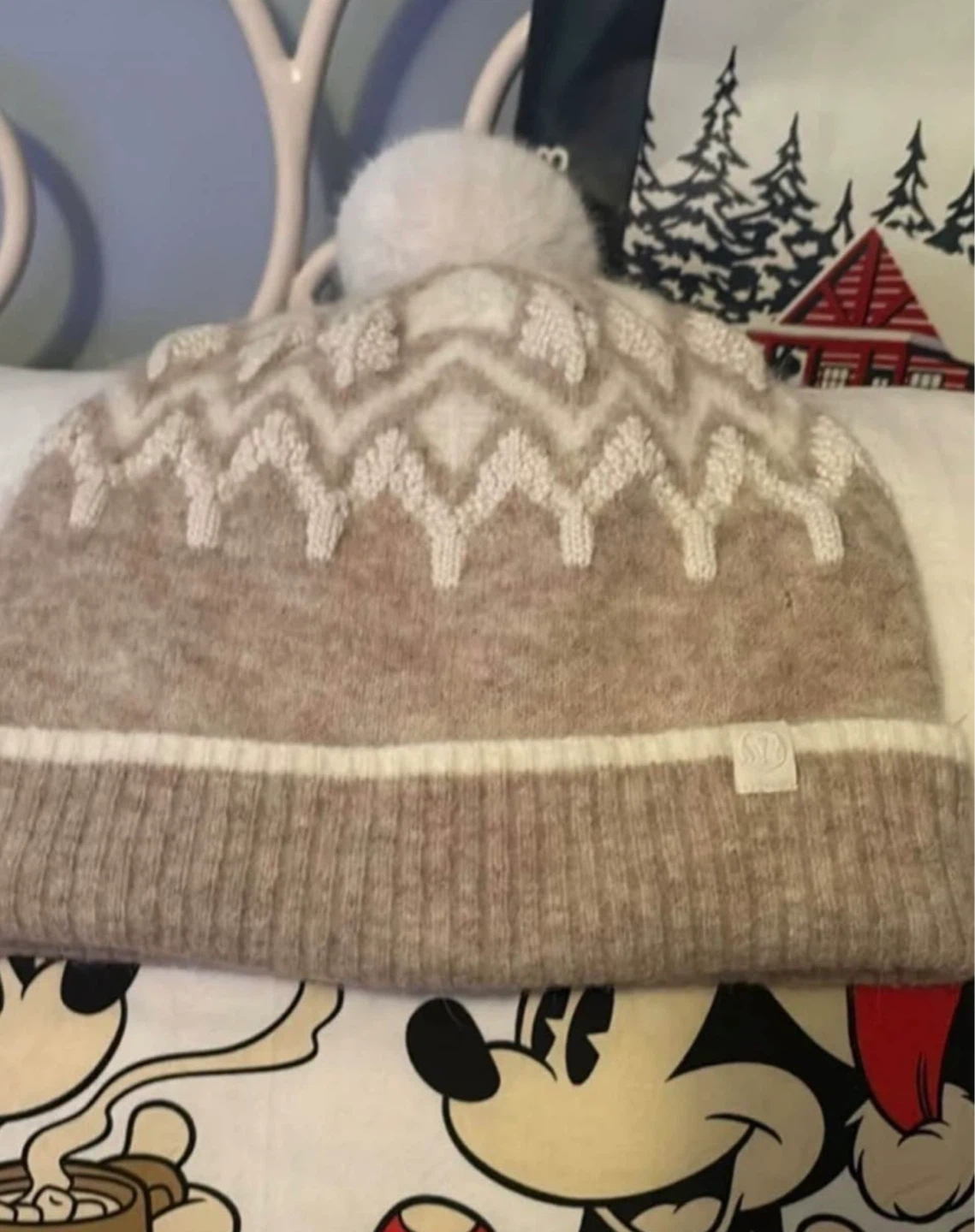 Lululemon fair isle beanie tags on