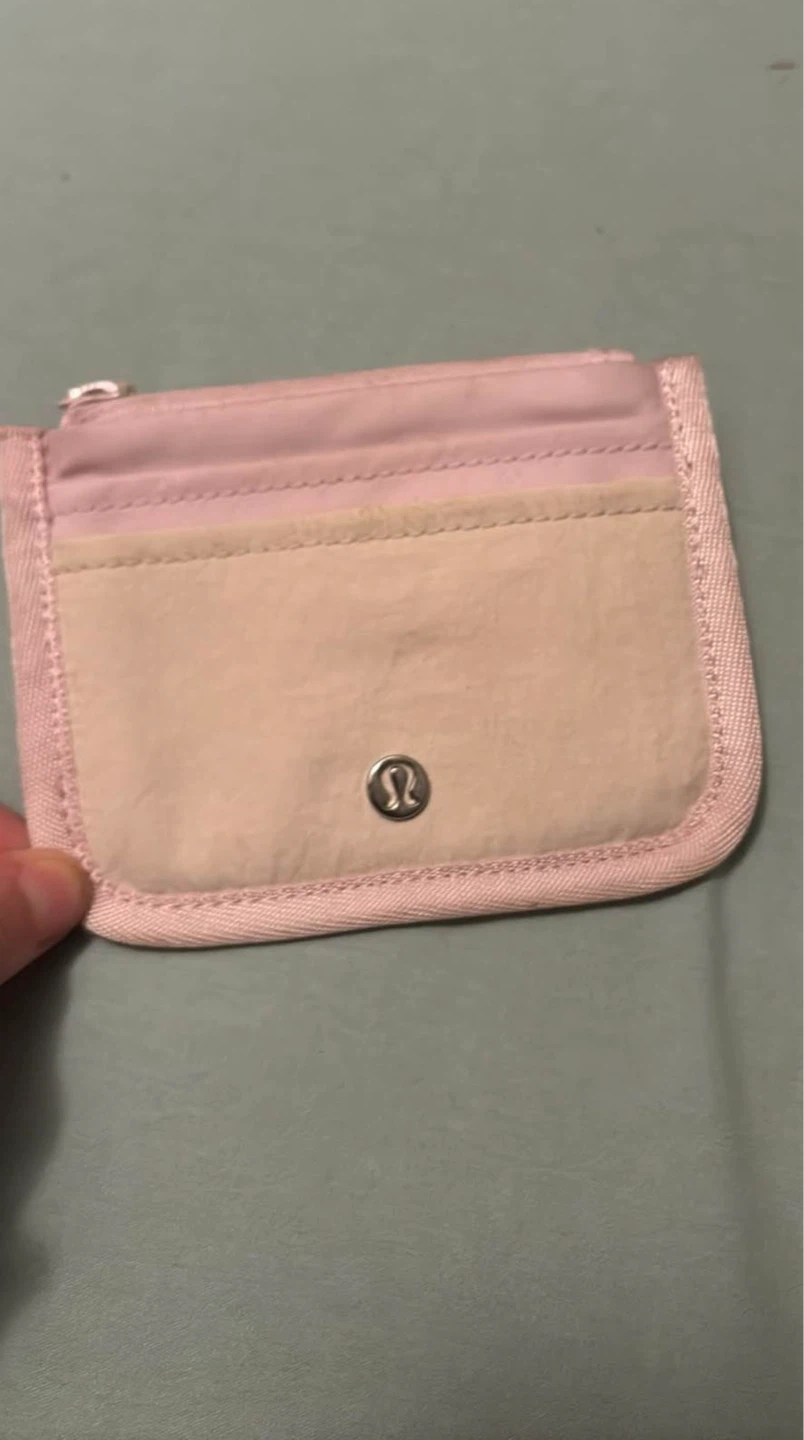 Lululemon card holder meadowsweet pink white opal