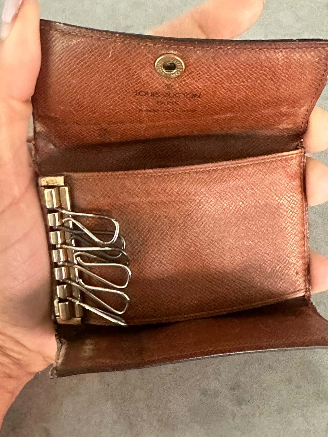 Louis Vuitton Monogram Key Holder - photo 5