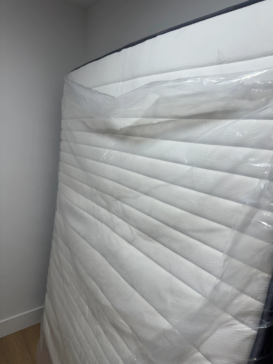 Mattress brand new (Queen size ) - photo 2