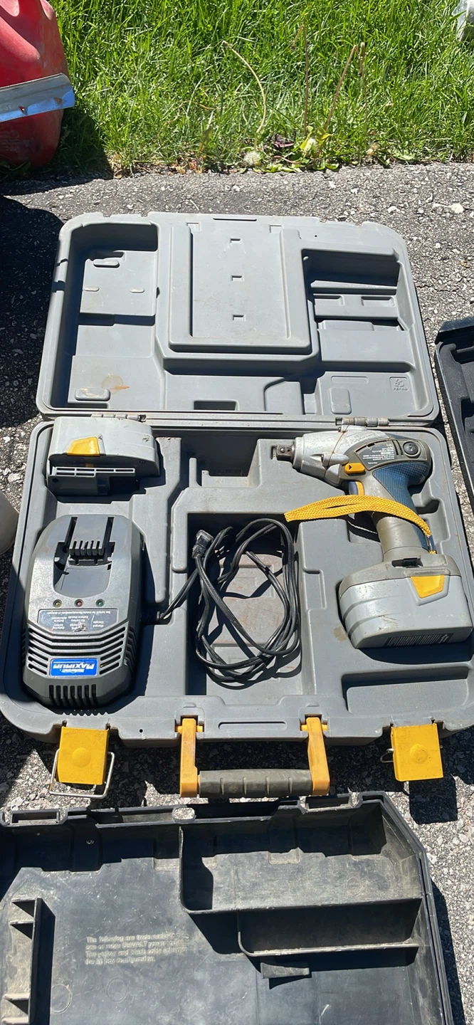 DeWalt 14.4V Cordless Drill and Impact Driver Set - photo 2