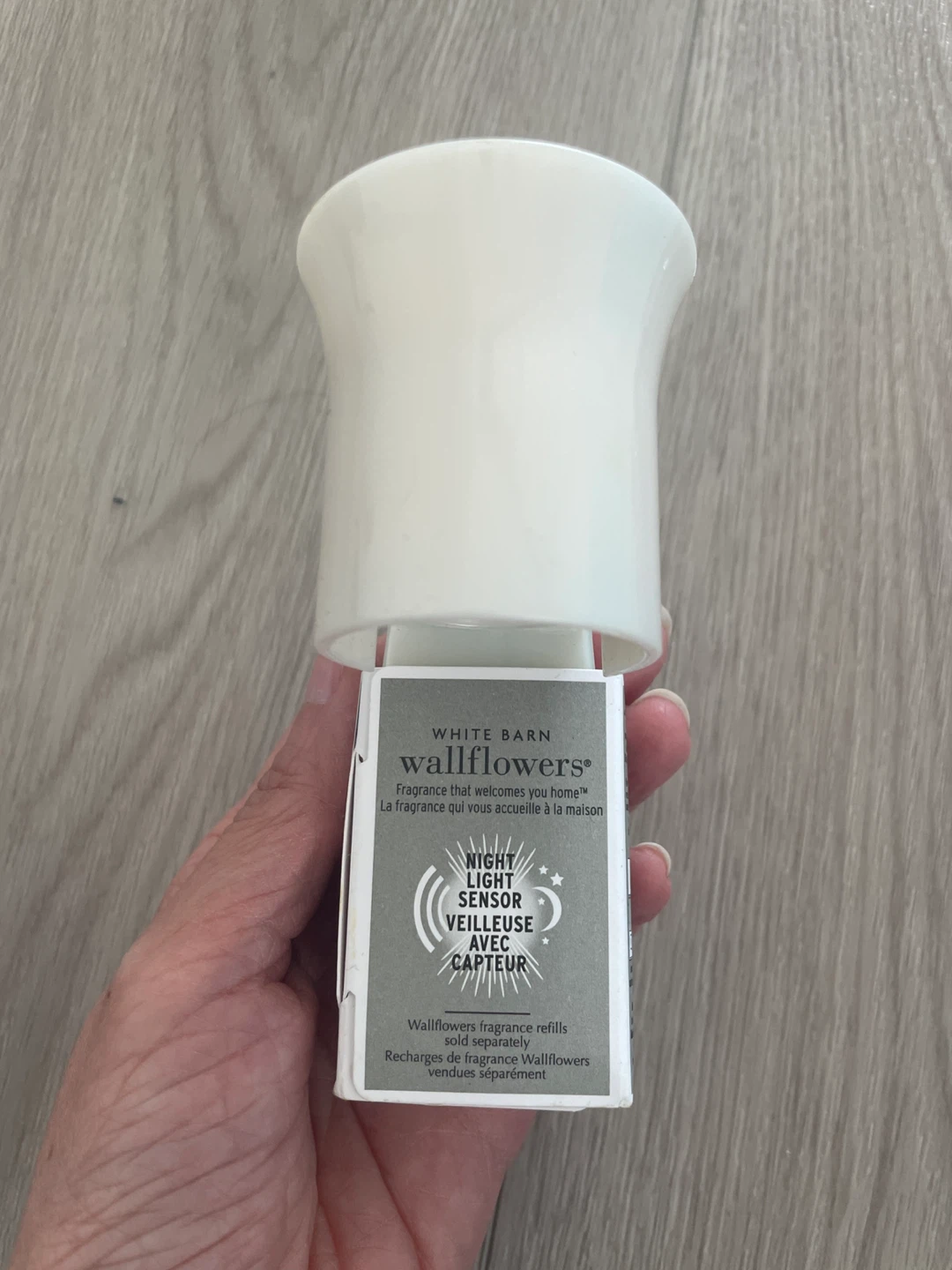 Bath & Body Works Wallflowers Plug with 5 Fragrance Refills - photo 2