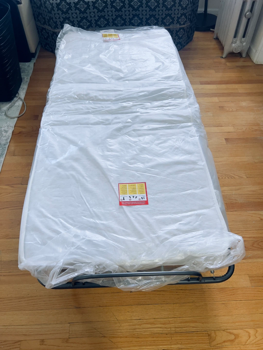 Folding Bed Frame with Mattress - photo 4