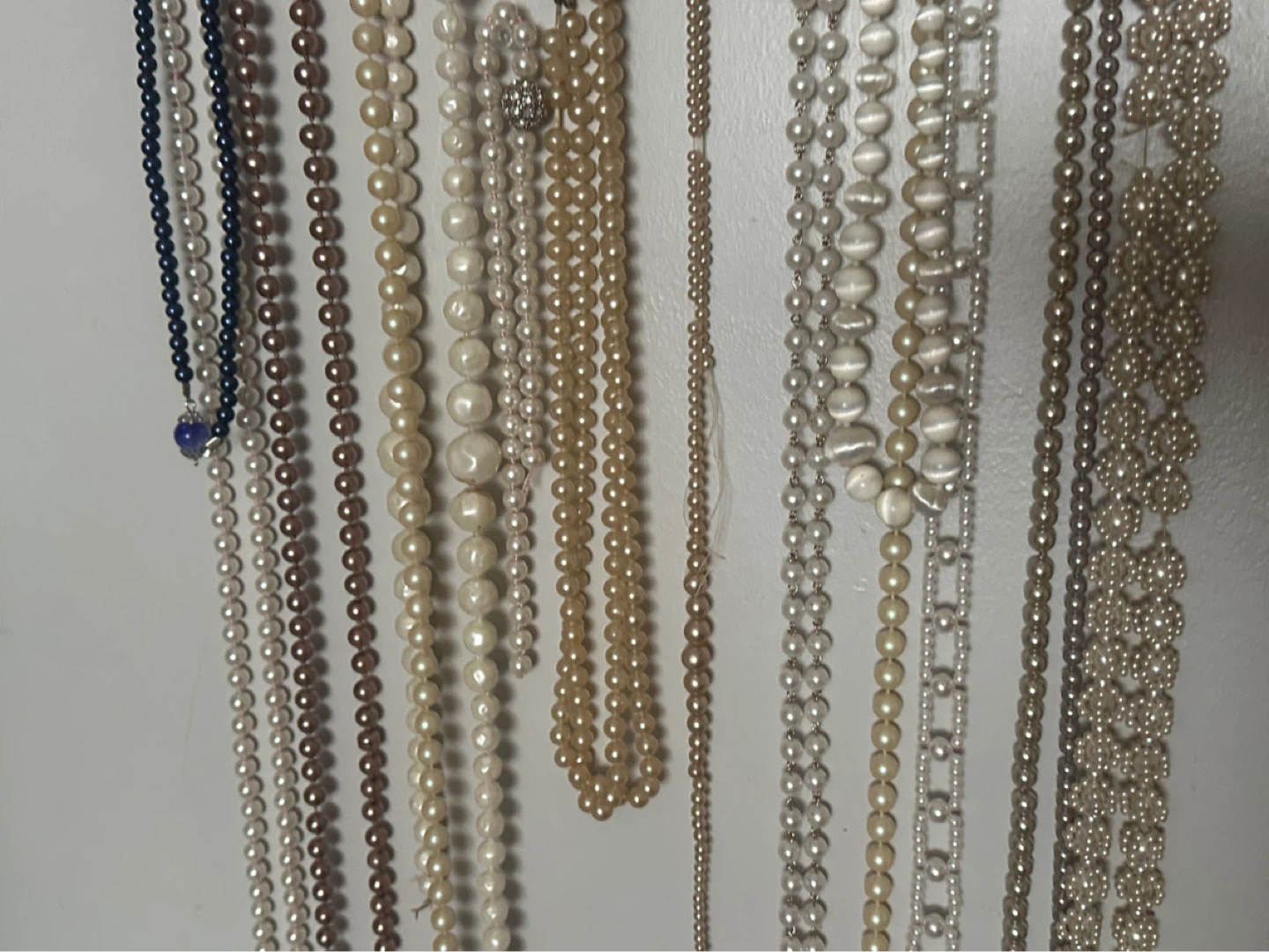 Large faux pearl lot sold as is - photo 4