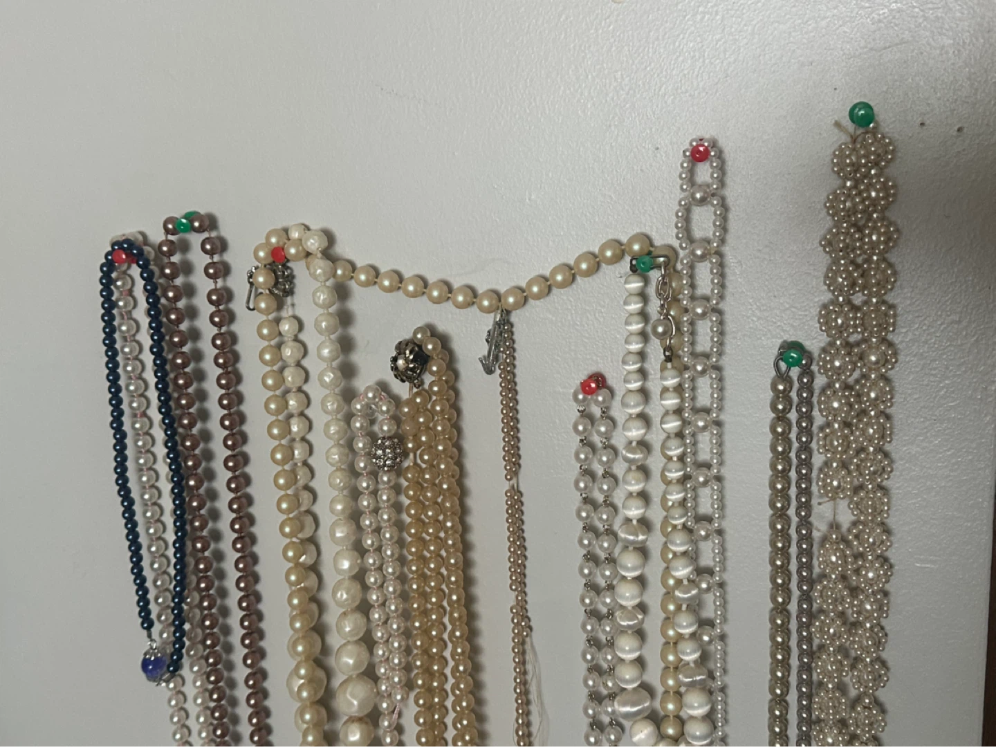 Large faux pearl lot sold as is - photo 3