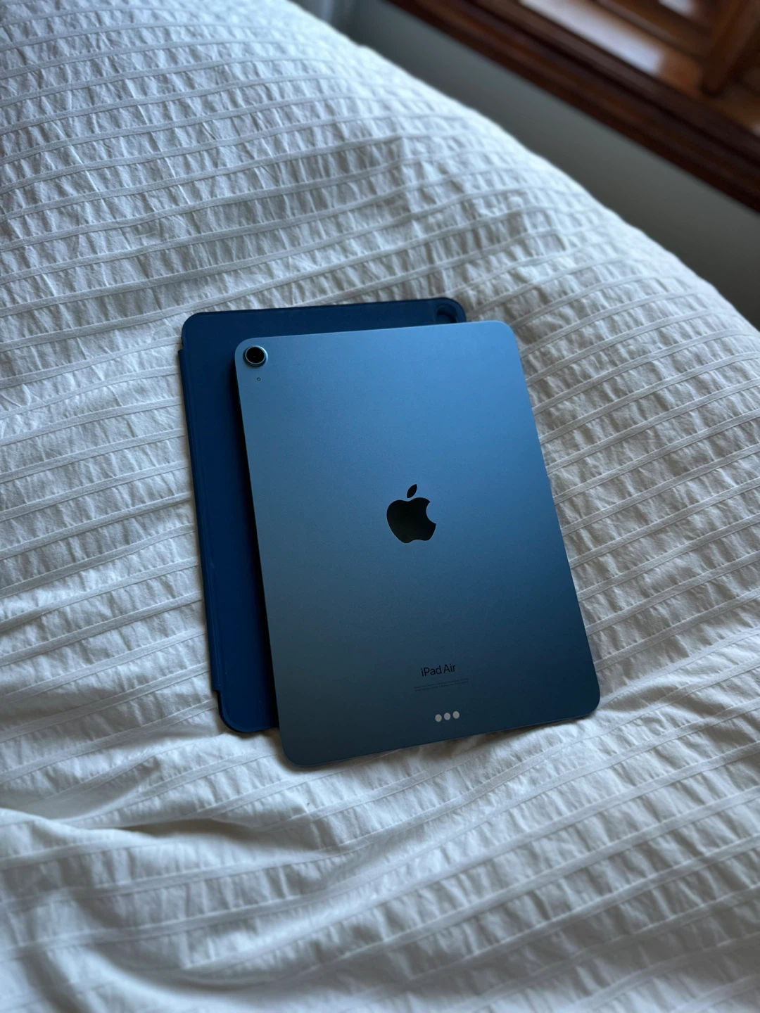 Apple iPad Air 5 (Perfect Condition) 64GB Light Blue, With Case - photo 3