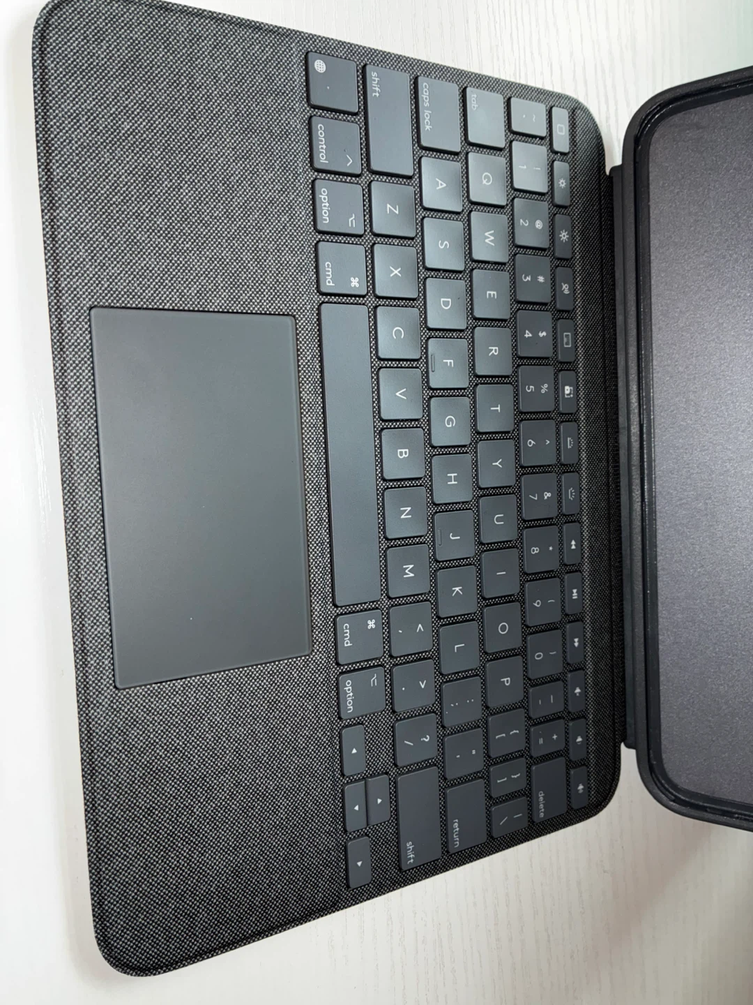 Logitech Folio Keyboard Case iPad A16 - photo 3