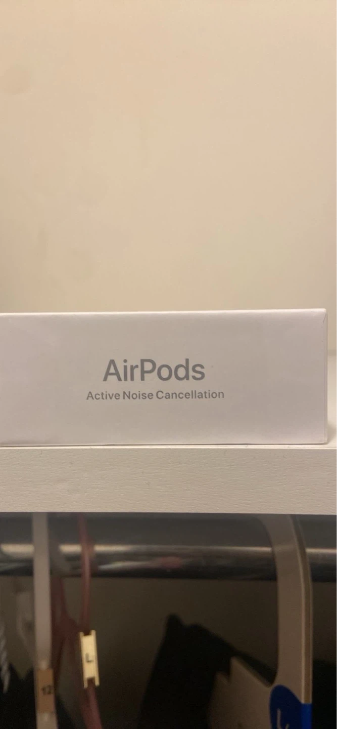 Apple AirPods 4 (ANC) with Charging Case - photo 4