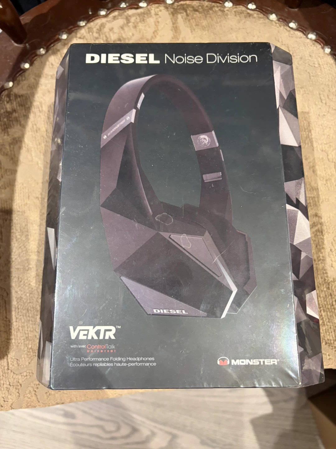 Diesel VEKTR Noise Division Folding Headphones with ControlTalk