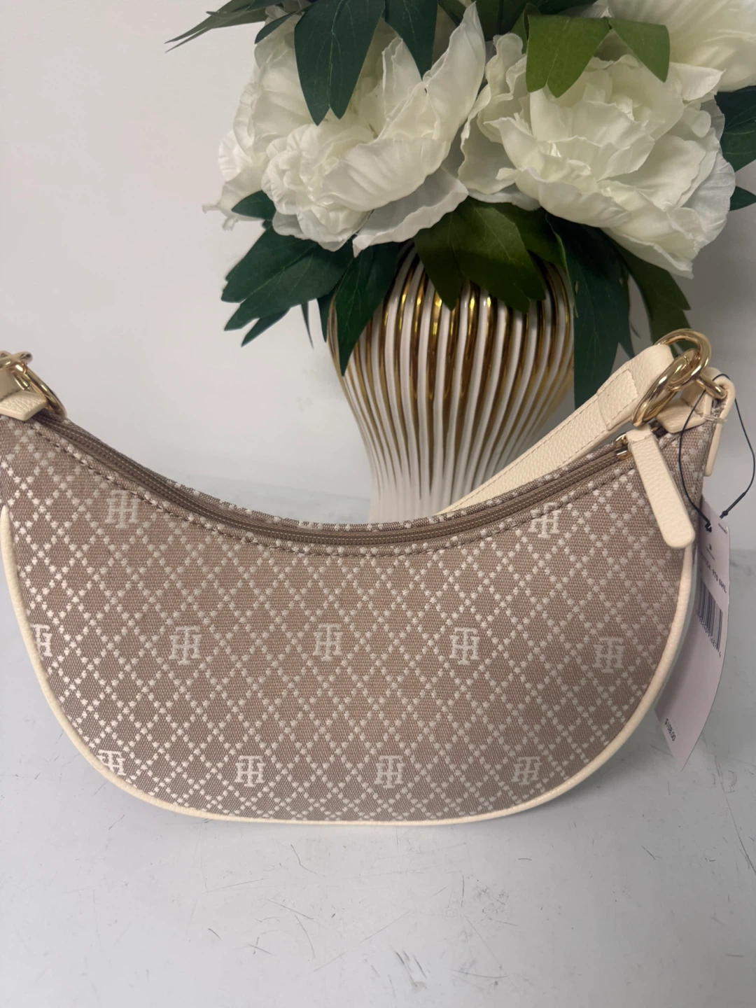 Tommy Hilfiger Monogram Shoulder Bag - photo 2