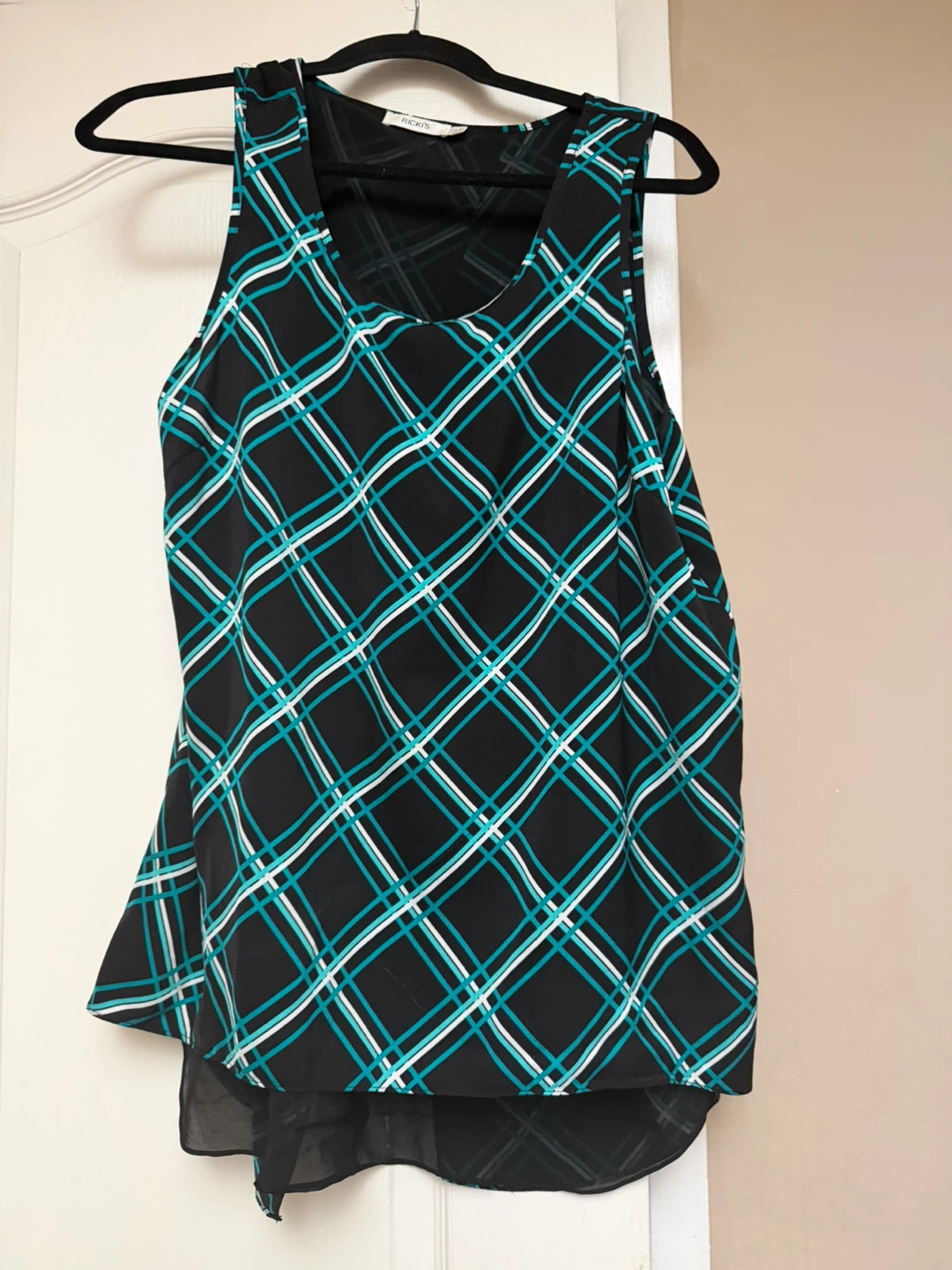 Chic Plaid Tank Top - Black, Teal & White