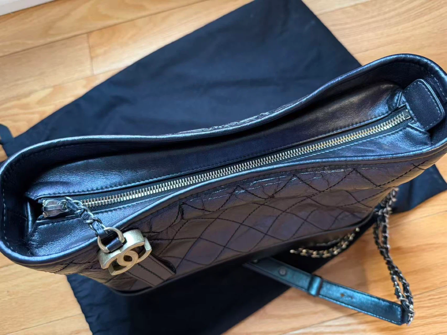 CHANEL Hobo Bag - photo 2