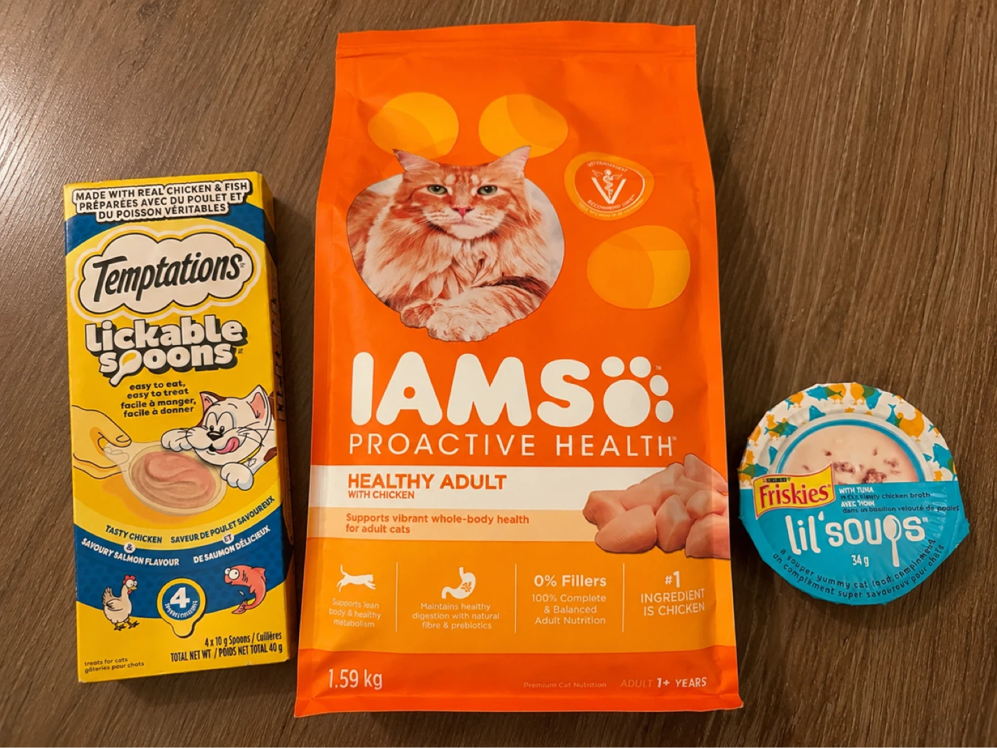 IAMS Proactive Health Adult Cat Food Chicken 1.59kg (1 left)