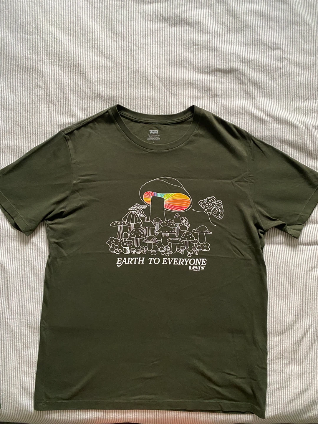 Levi's T-Shirt - Earth to Everyone - Olive Green