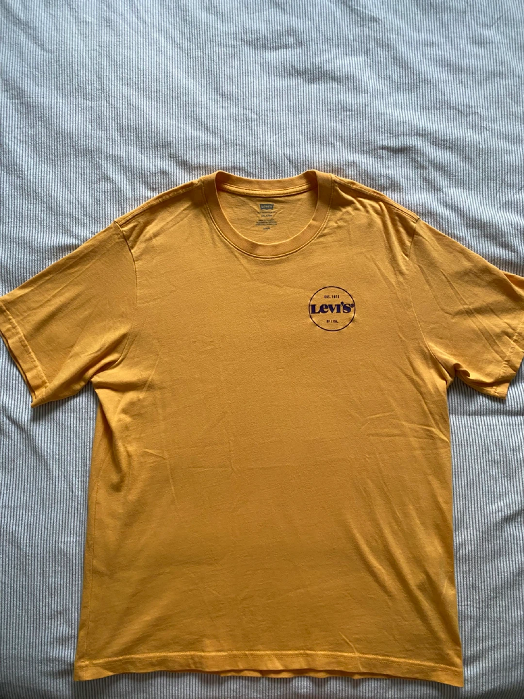 Levi's Men's Yellow T-Shirt Size M