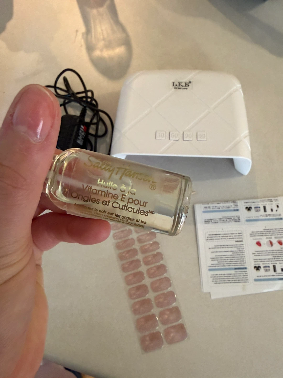 Sally Hansen Vitamin E Oil, LED Nail Lamp, and Nail Stickers Kit - photo 3