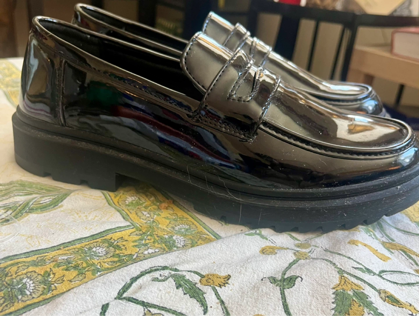 Women’s Black Patent Loafers Size 8 - photo 2