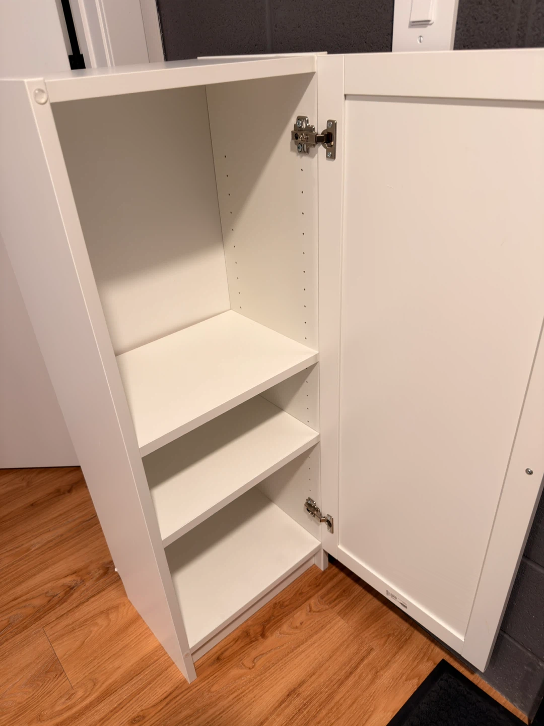 Small cabinet with door - photo 3