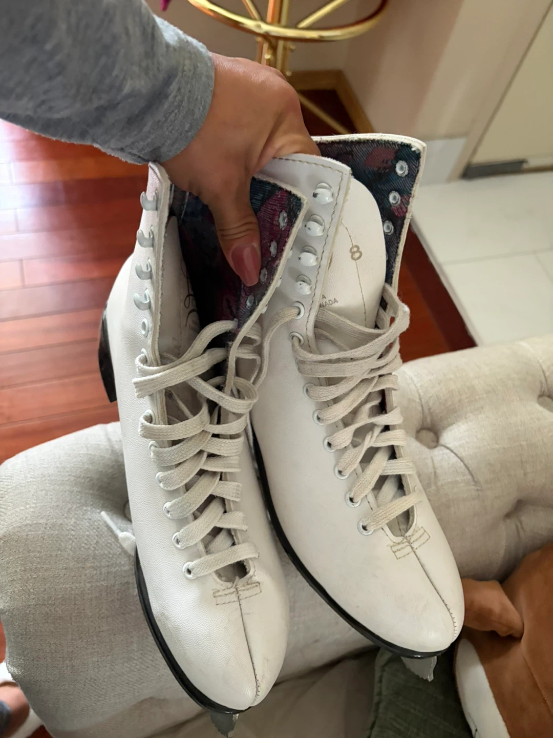 Lange Classic Figure Skates Size 8