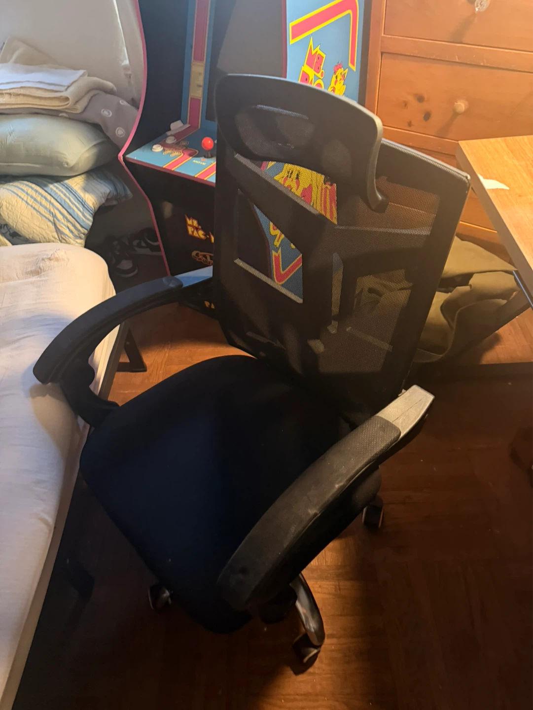 Black Mesh Ergonomic Office Chair - photo 5