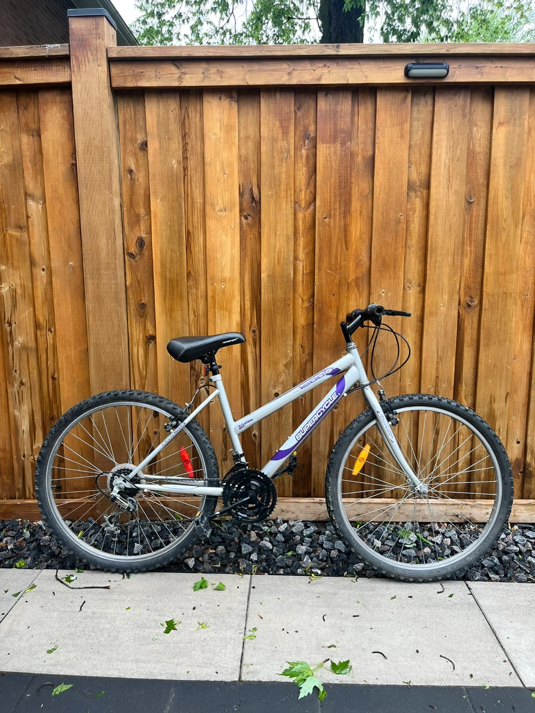 Supercycle Adults Mountain Bike (Like New)