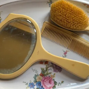 Elodia Vanity Set with Mirror, Brush, and Comb