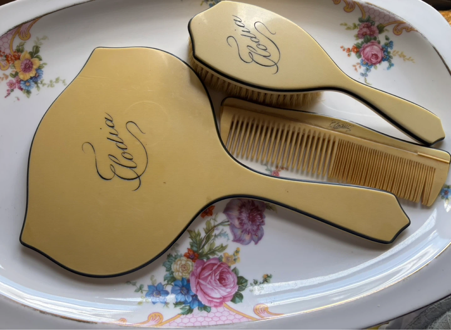 Elodia Vanity Set with Mirror, Brush, and Comb - photo 2