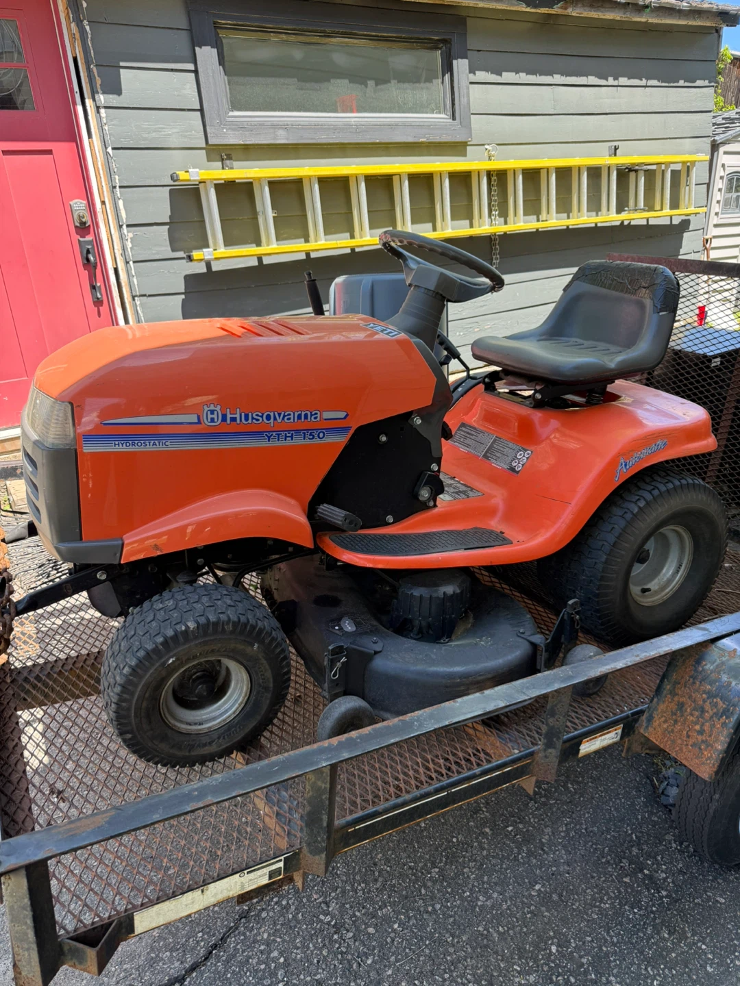 Husqvarna YTH 150 Hydrostatic Riding Mower
