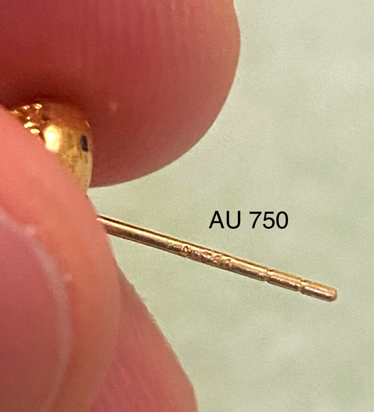 AU 750 Gold Square Stud Earrings - photo 4
