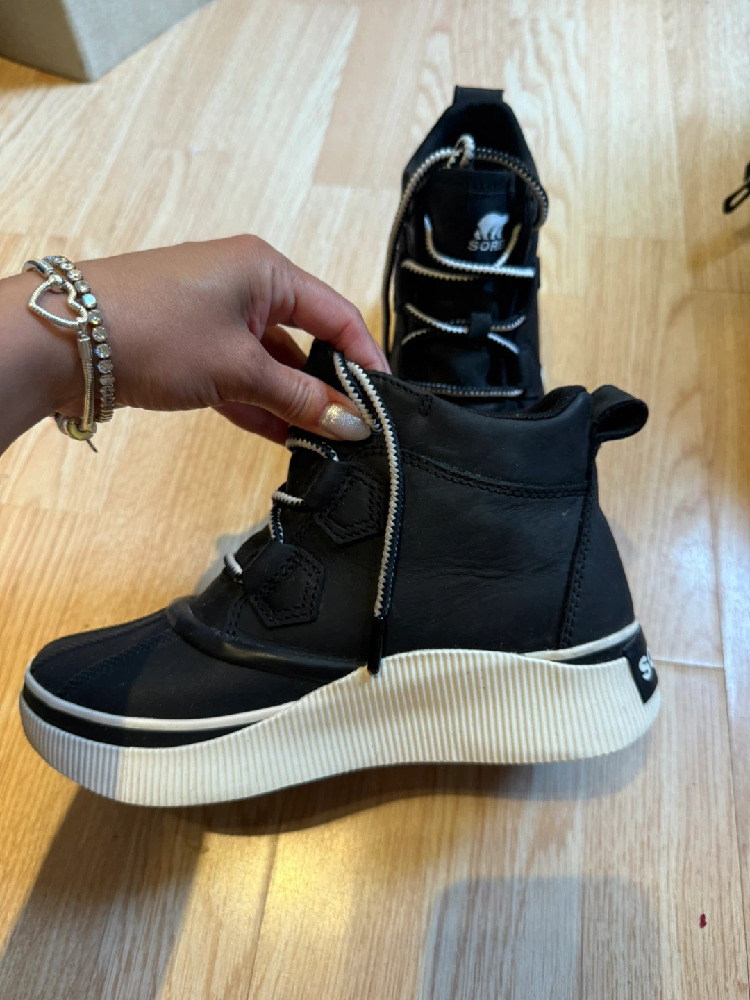 Sorel Out N About IV Waterproof Duck Boots - Size 7 - photo 3