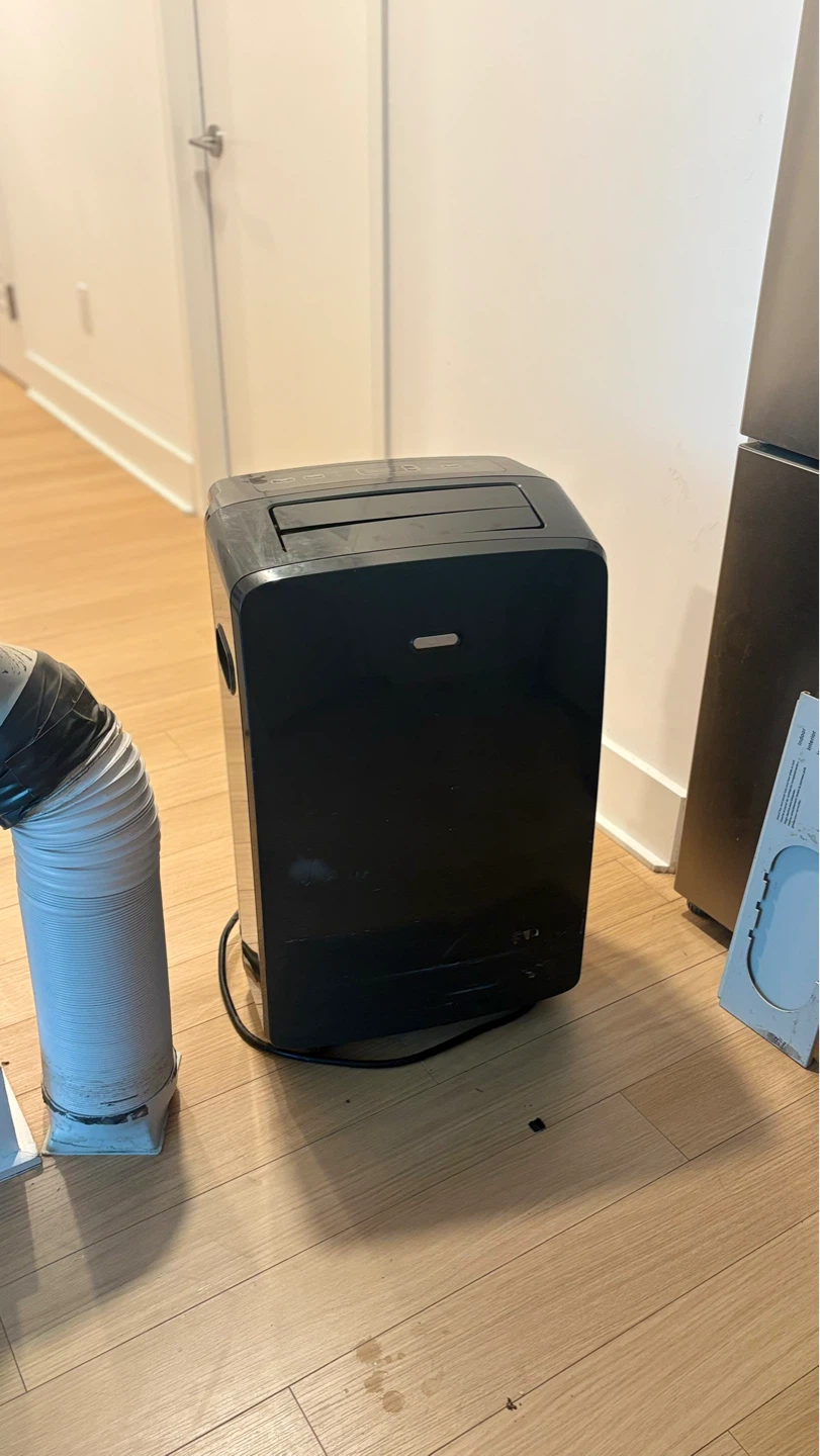 LG Portable Air Conditioner with Exhaust Hose - photo 2