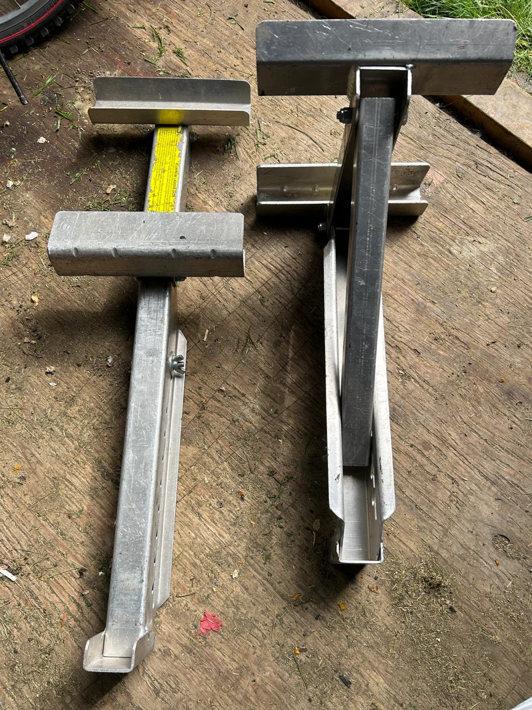 Pair of Adjustable Aluminium Wheel Chocks - photo 2