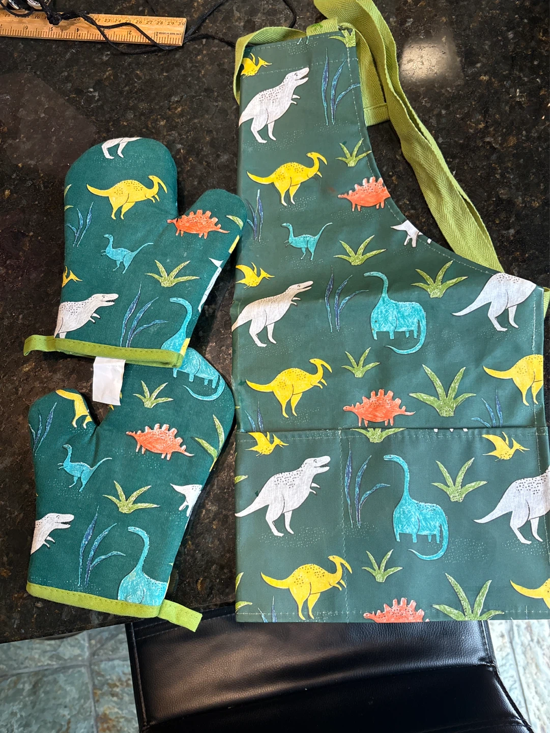 Dinosaur Apron and Oven Mitts Set
