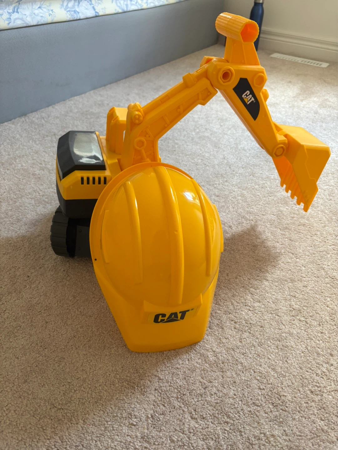 CAT kids excavator with hat - photo 2