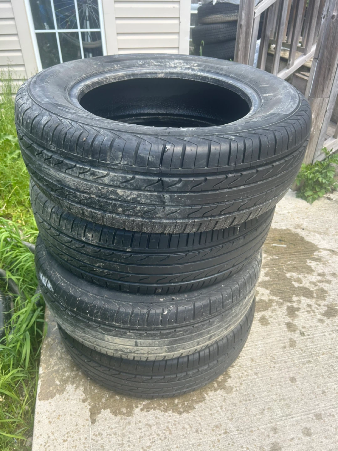 Set of 4 Starfire Tires