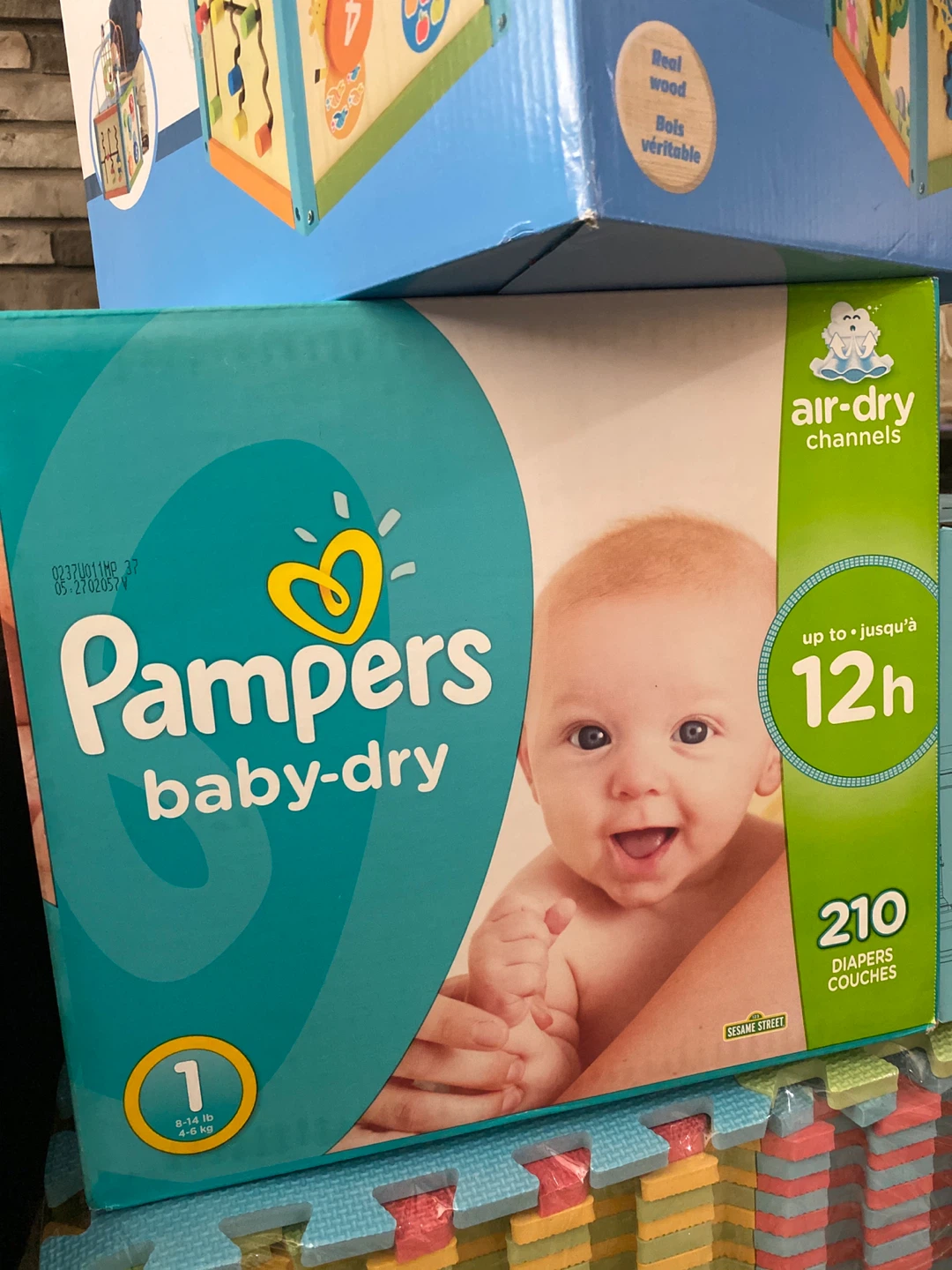 Brand New Unopened Pampers Baby-Dry Diapers Size 1 (210 count)