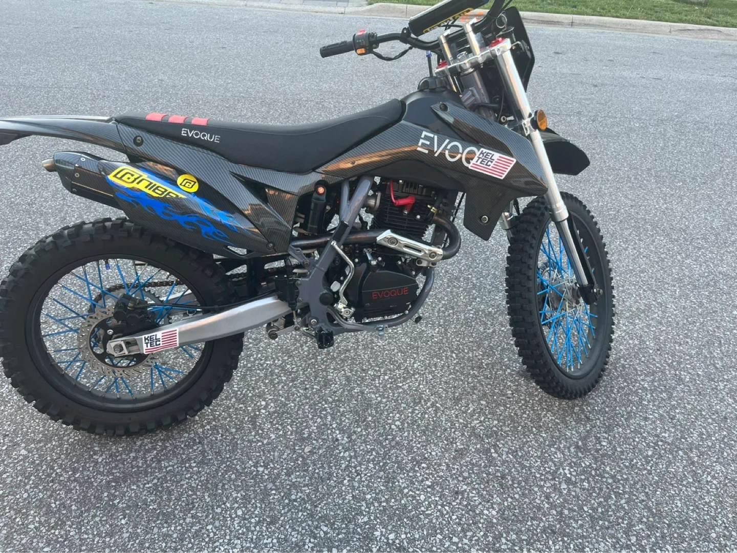 EVOQUE 250cc Dirt Bike - photo 4
