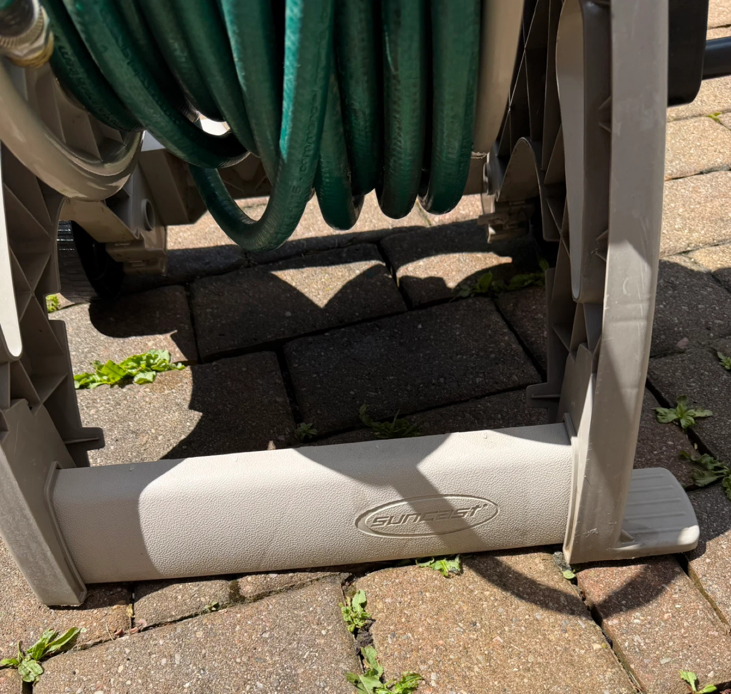 Suncast Hose Reel Cart and hose 100ft - photo 3