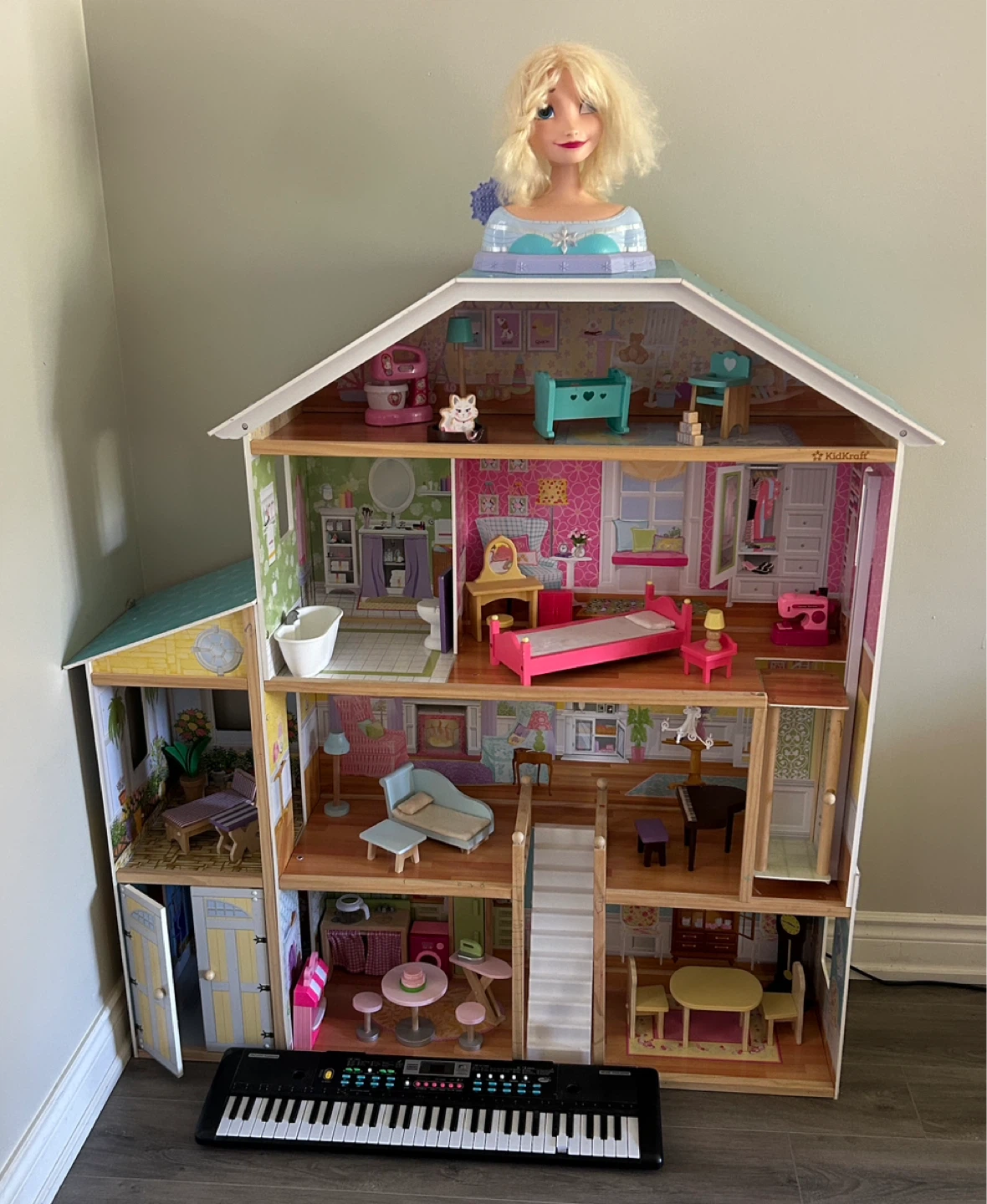 KidKraft Dollhouse and Keyboard