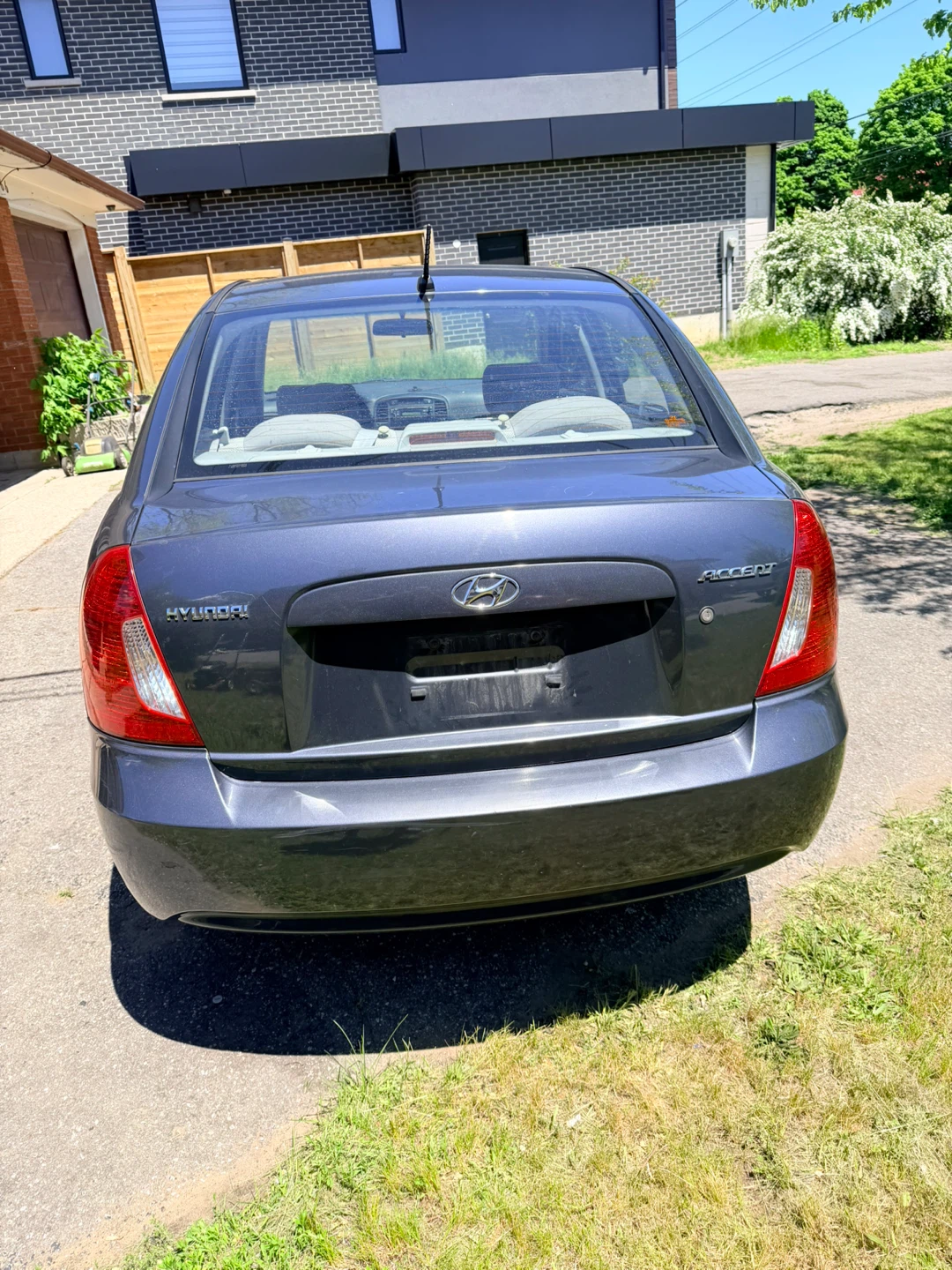 Hyundai Accent Sedan - photo 4
