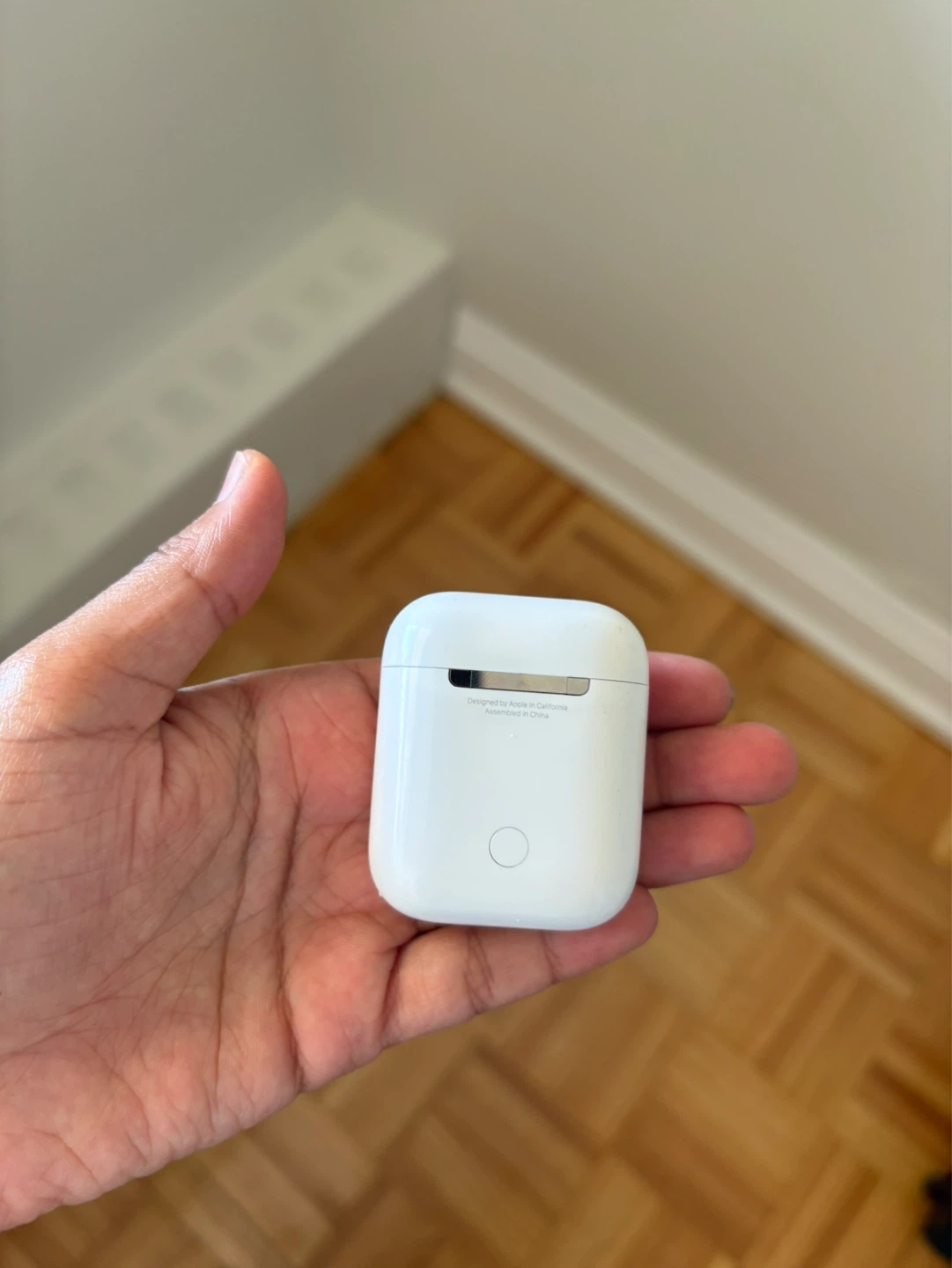 Apple AirPods 1 with Charging Case - photo 3
