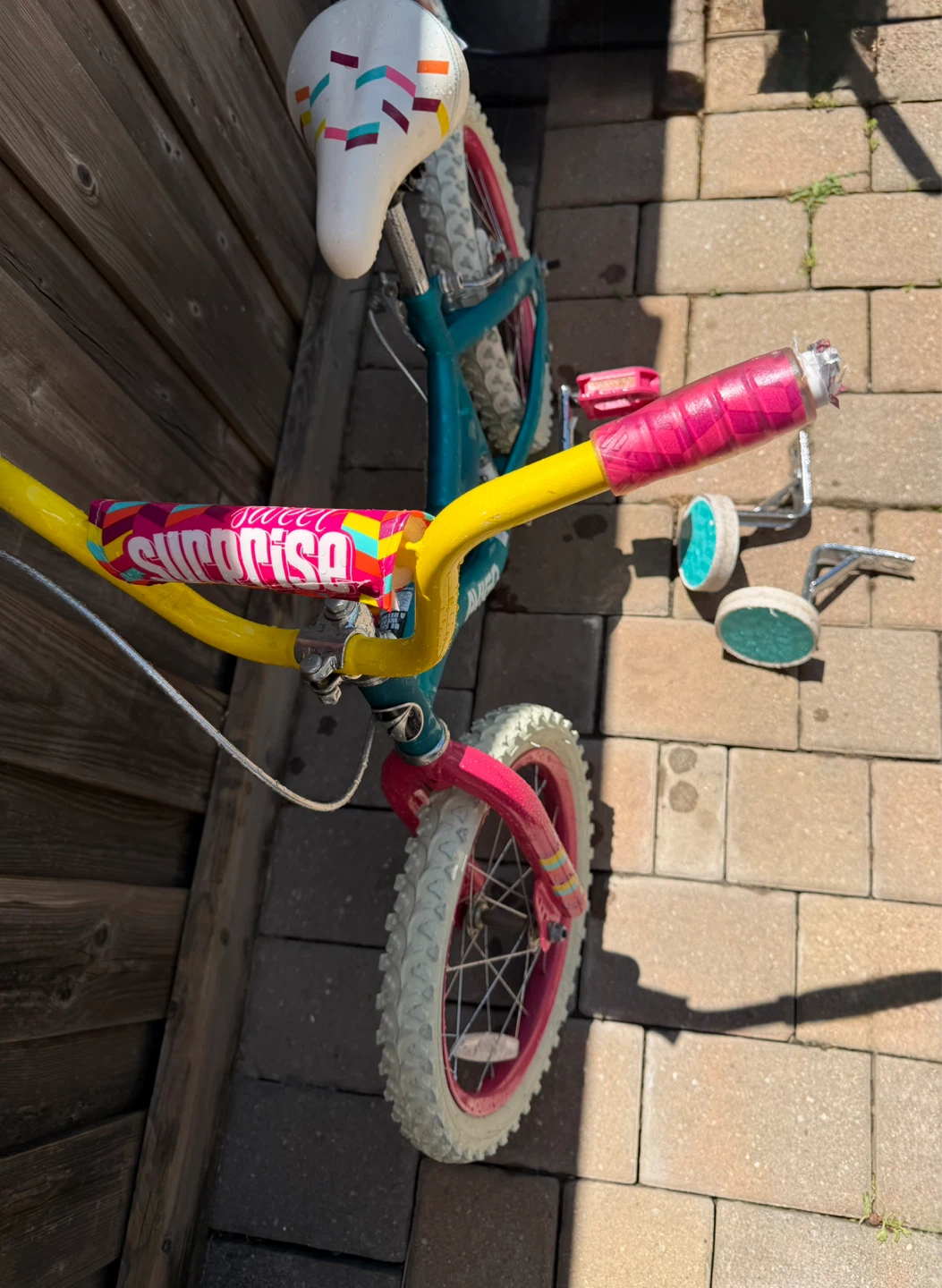 Avigo Sweet Surprise Girls Bike 12 inch with supporting wheels - photo 3