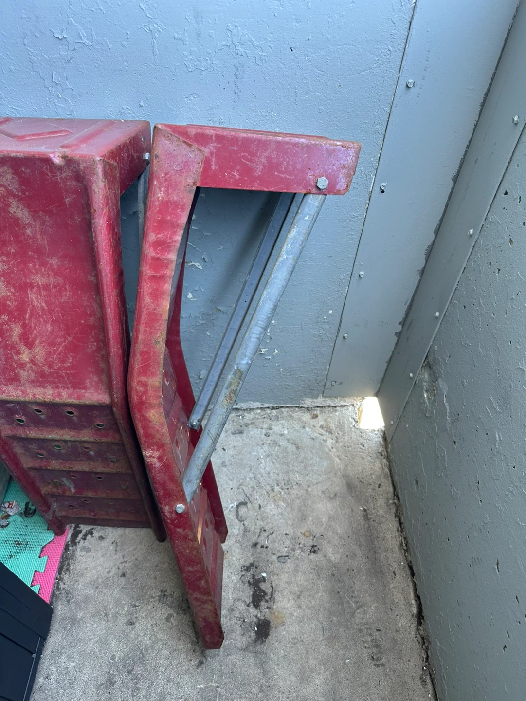 Red Metal Car Ramps - photo 3