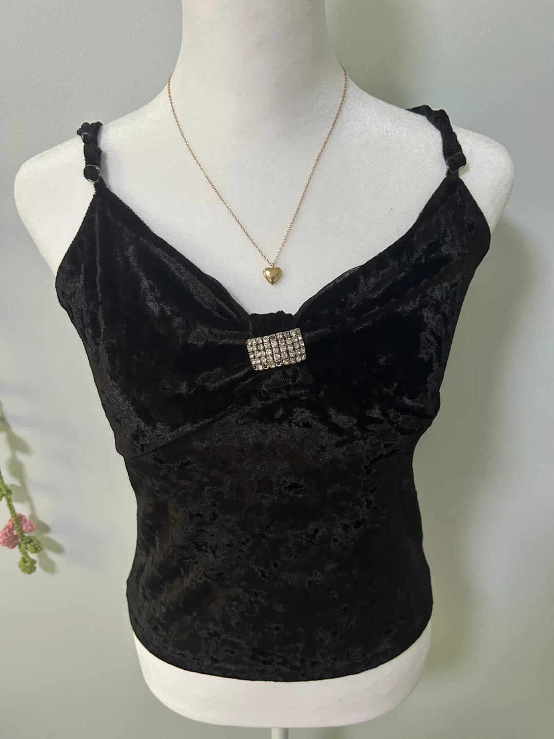 Black velvet cami with rhinestone detail - photo 2