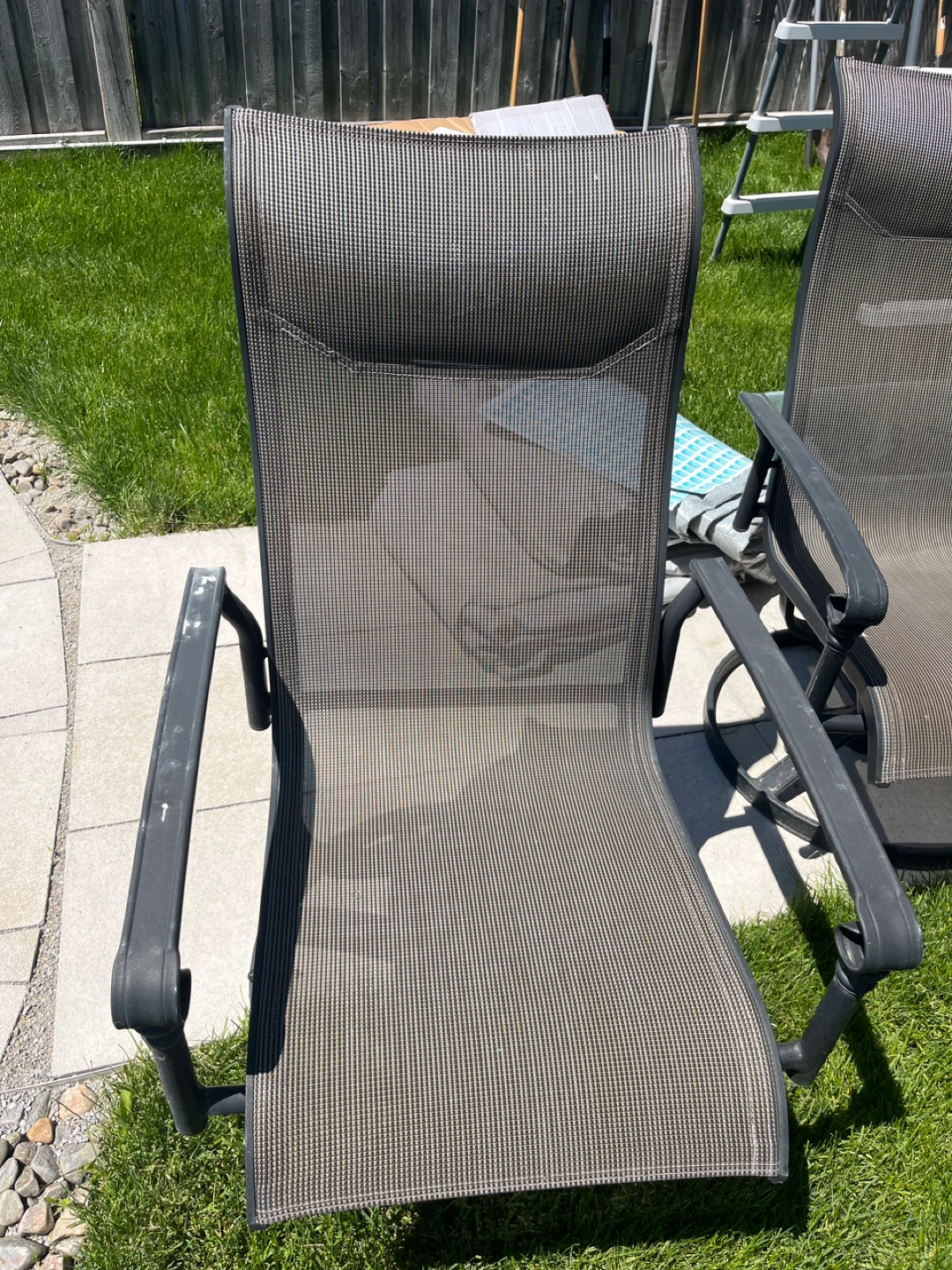 Patio dinning Chairs x2