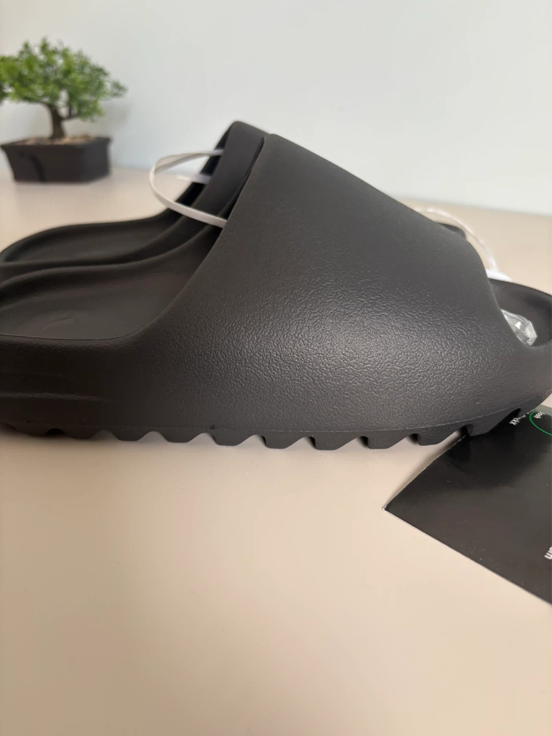 Addidas Yeezy slides - photo 4