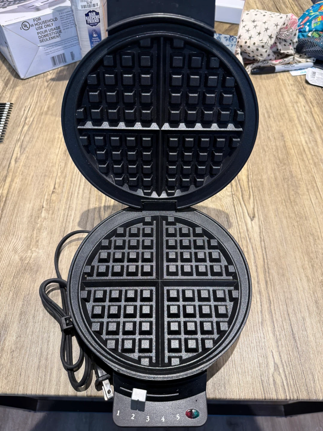 Cuisinart Classic Waffle Maker - photo 2