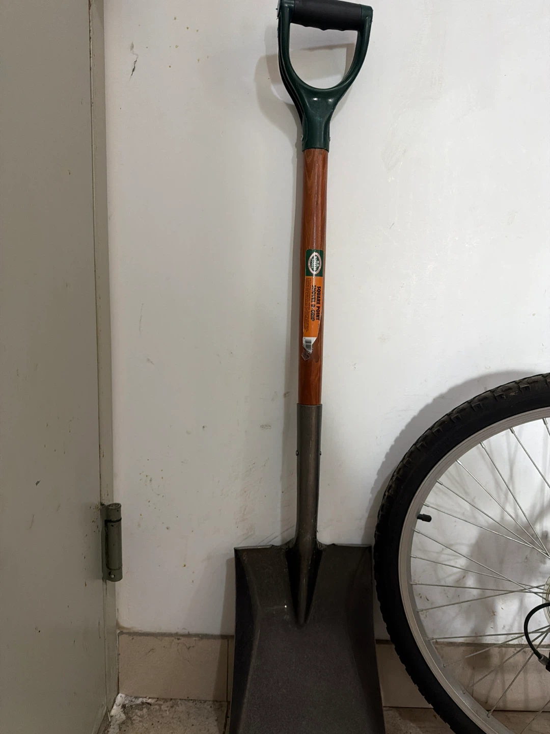 Bulldog Square Point Shovel